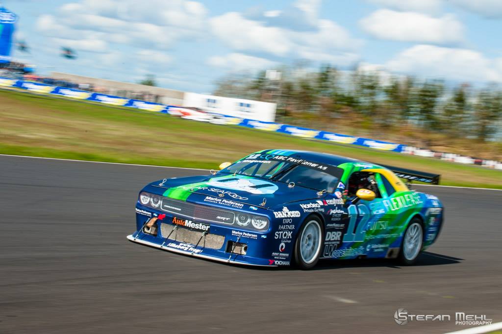 Lars Mogensen i sin Dodge med nr. 12 kæmpede med om pointene og er nu samlet nummer to i Automester Cup'en
(Foto: Stefan Mehl-Ludvigsen)